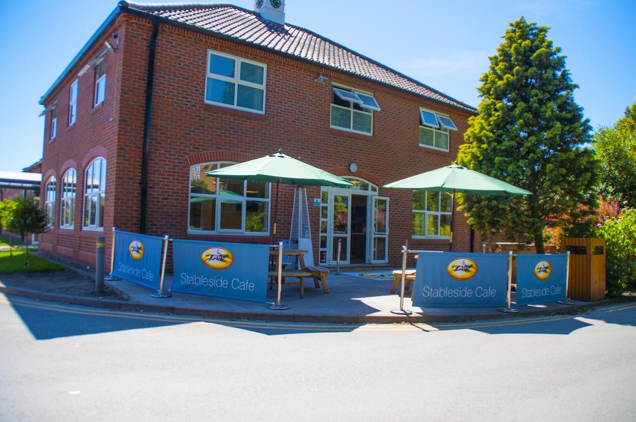 Stableside At York Racecourse Hotel Buitenkant foto
